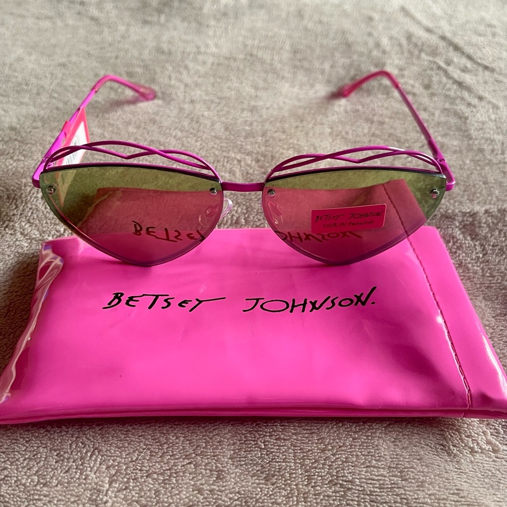 Betsey Johnson heart wire rimmed sunglasses